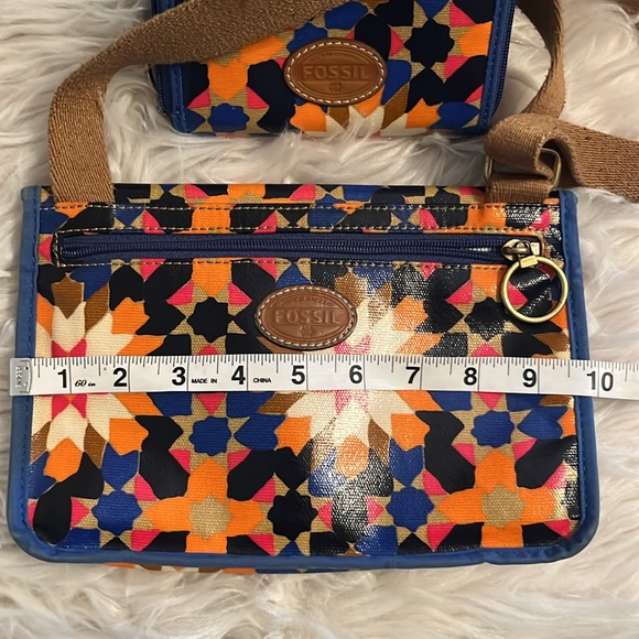Fossil crossbody bag with matching wallet - Picture 9 of 10